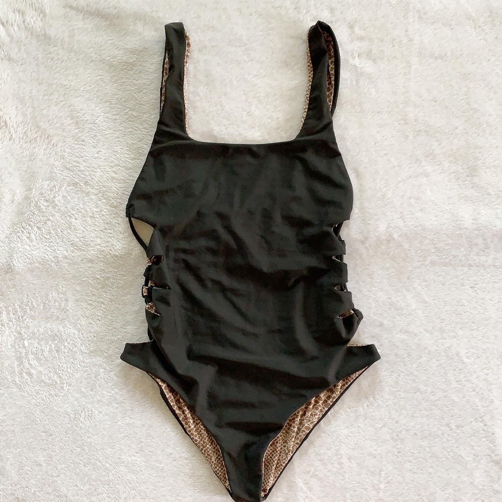 💗💗💗 SOLD 💗💗💗 ACACIA Hideaways